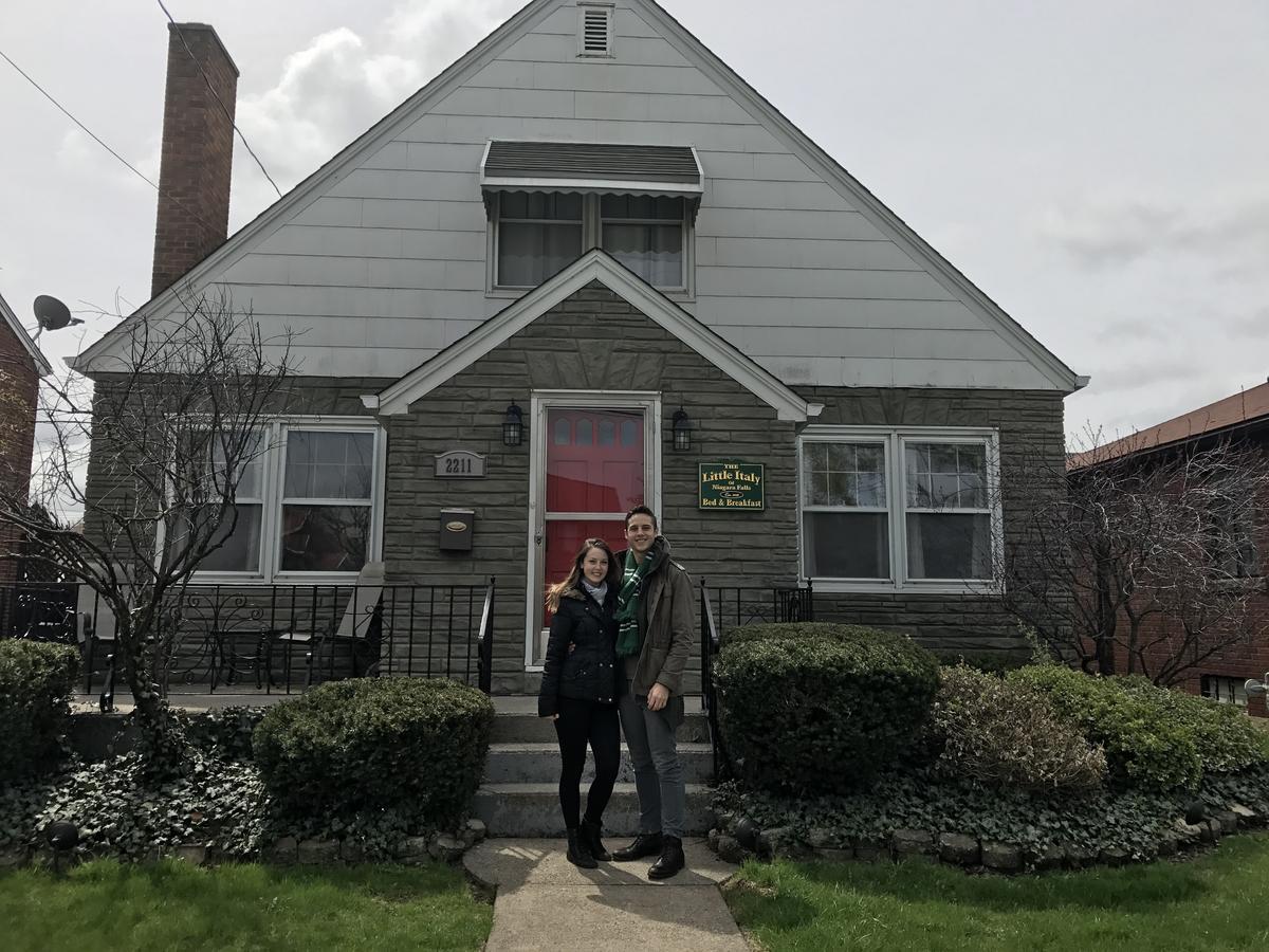 The Little Italy Of Niagara Falls Bed & Breakfast Exterior photo
